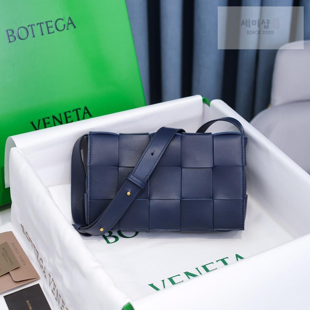 Bottega Veneta Bottega Veneta Cassette Bag 46번 이미지