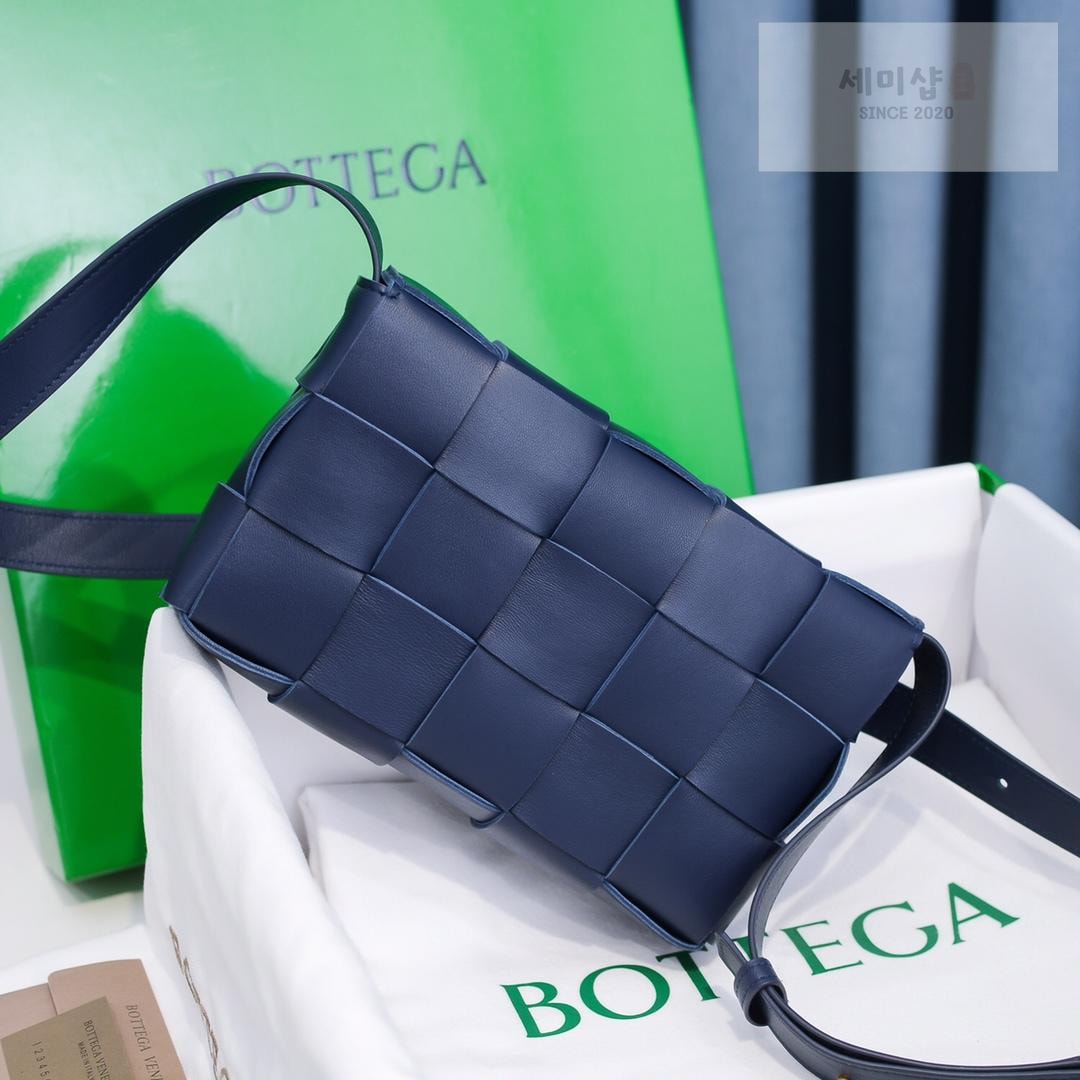 Bottega Veneta Bottega Veneta Cassette Bag 48번 이미지