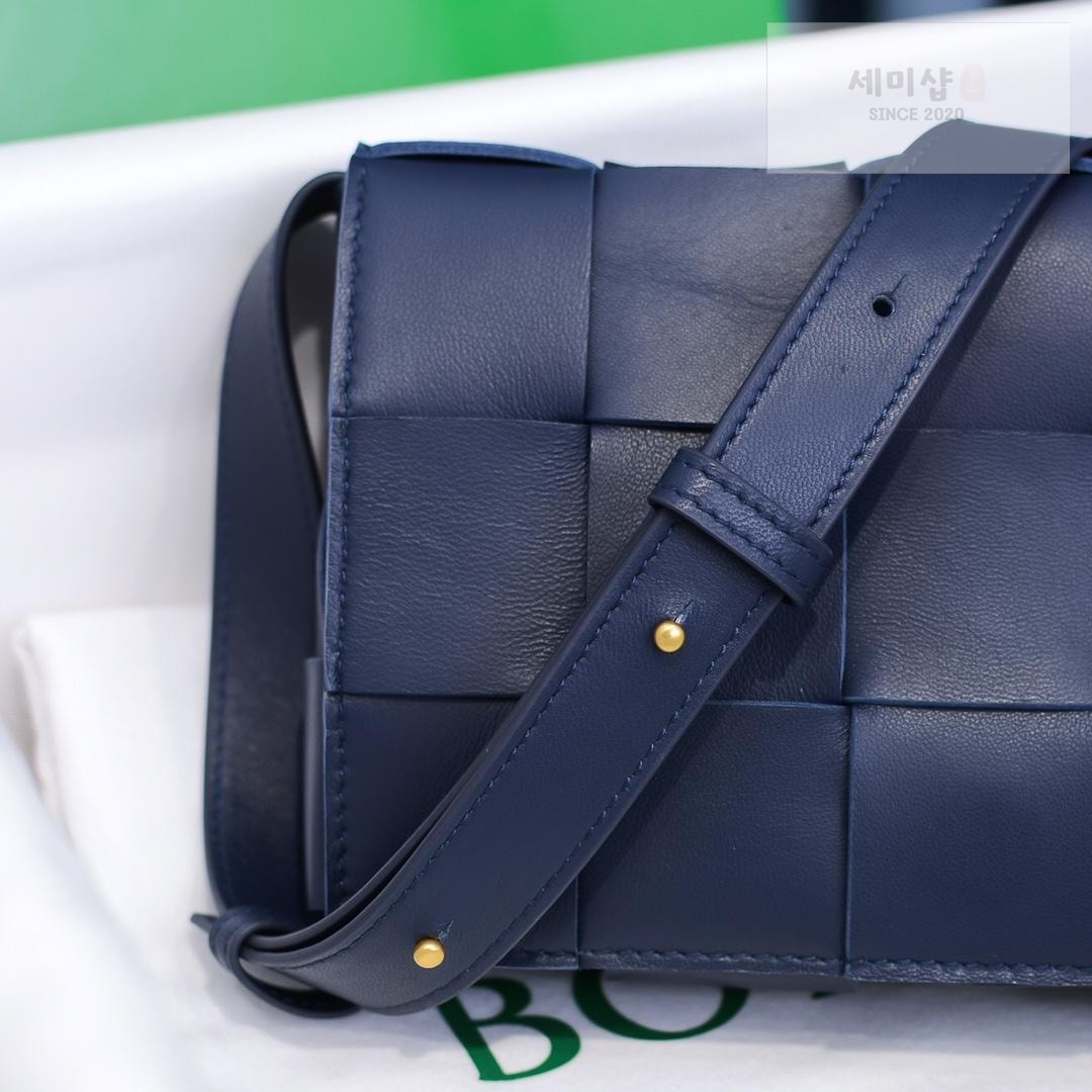 Bottega Veneta Bottega Veneta Cassette Bag 51번 이미지