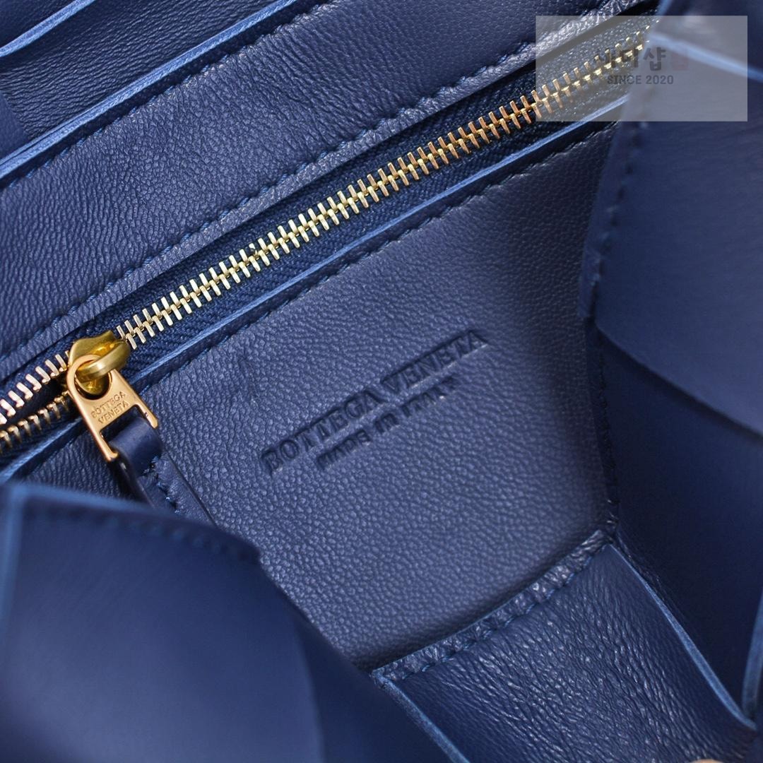 Bottega Veneta Bottega Veneta Cassette Bag 53번 이미지