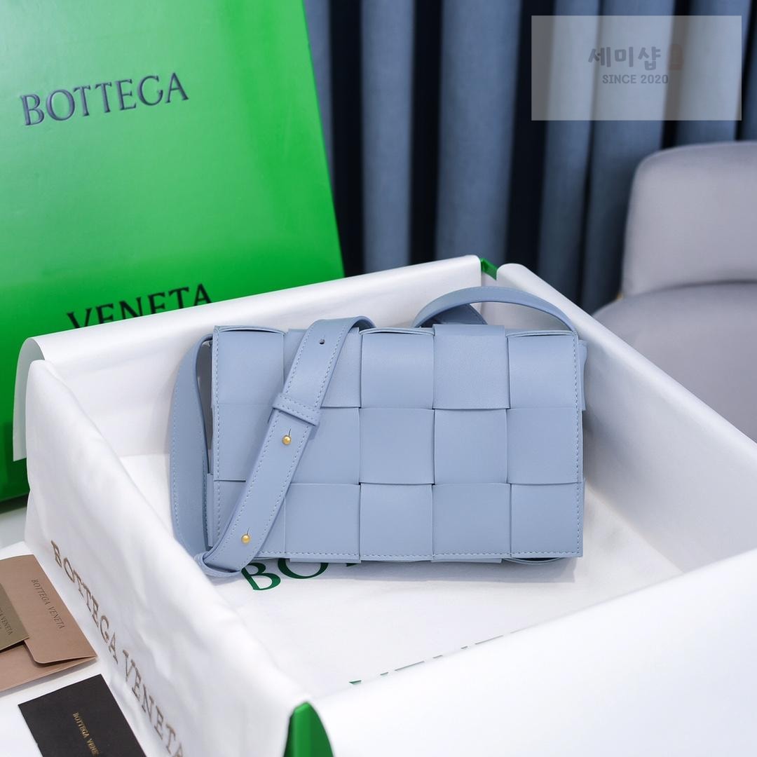 Bottega Veneta Bottega Veneta Cassette Bag 54번 이미지
