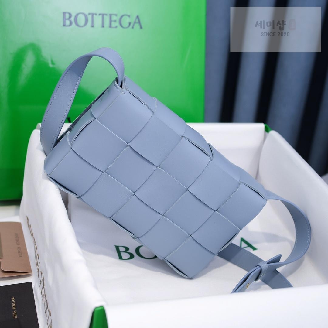 Bottega Veneta Bottega Veneta Cassette Bag 55번 이미지