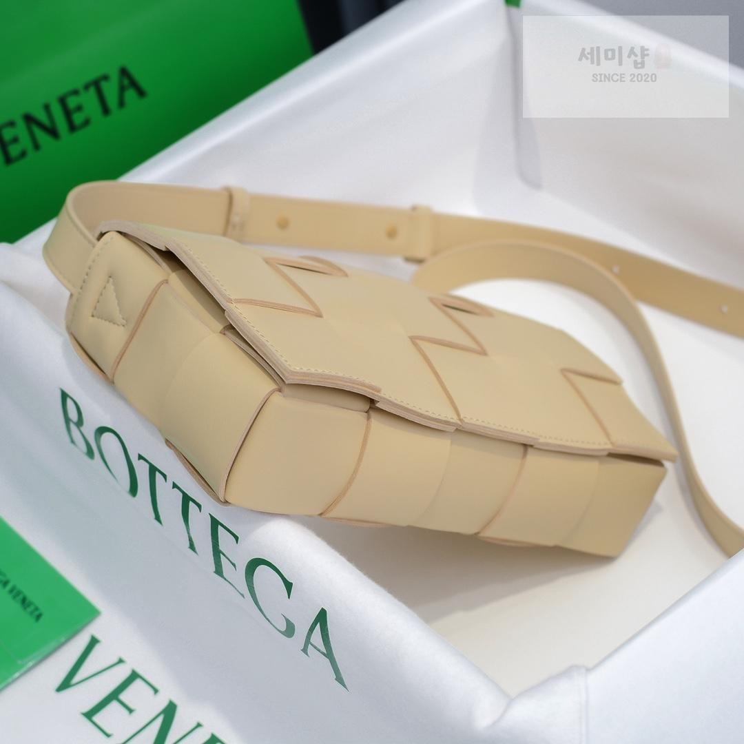 Bottega Veneta Bottega Veneta Cassette Bag 112번 이미지