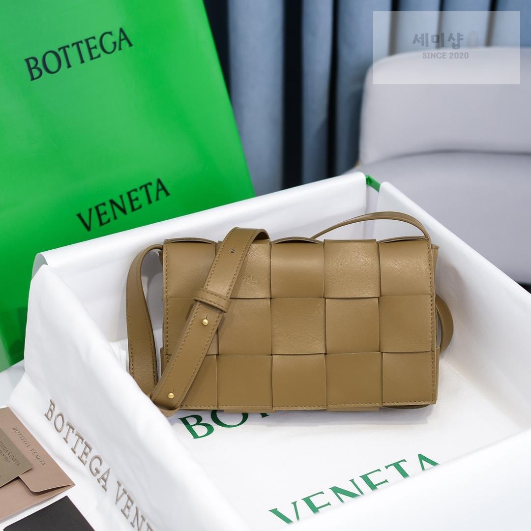 Bottega Veneta Bottega Veneta Cassette Bag 116번 이미지