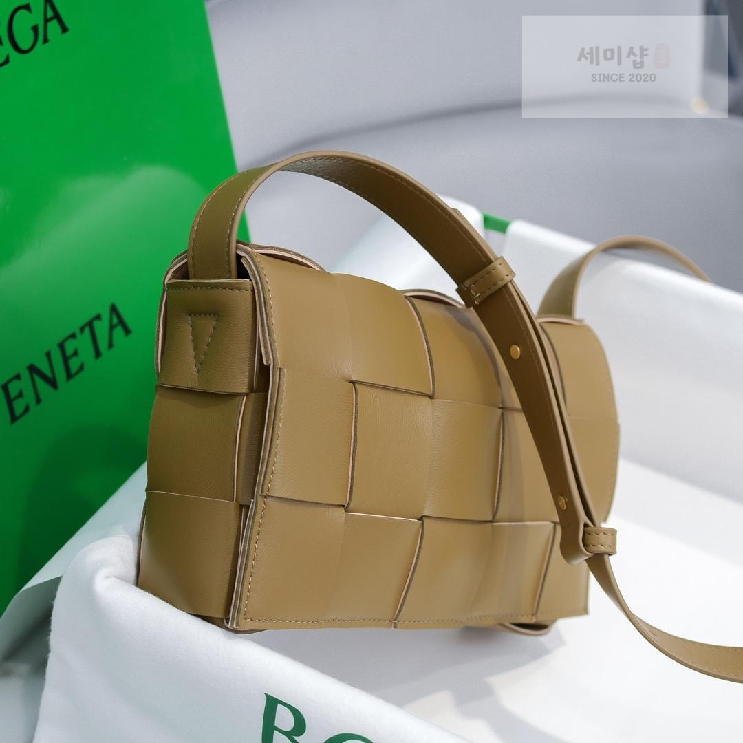 Bottega Veneta Bottega Veneta Cassette Bag 80번 이미지