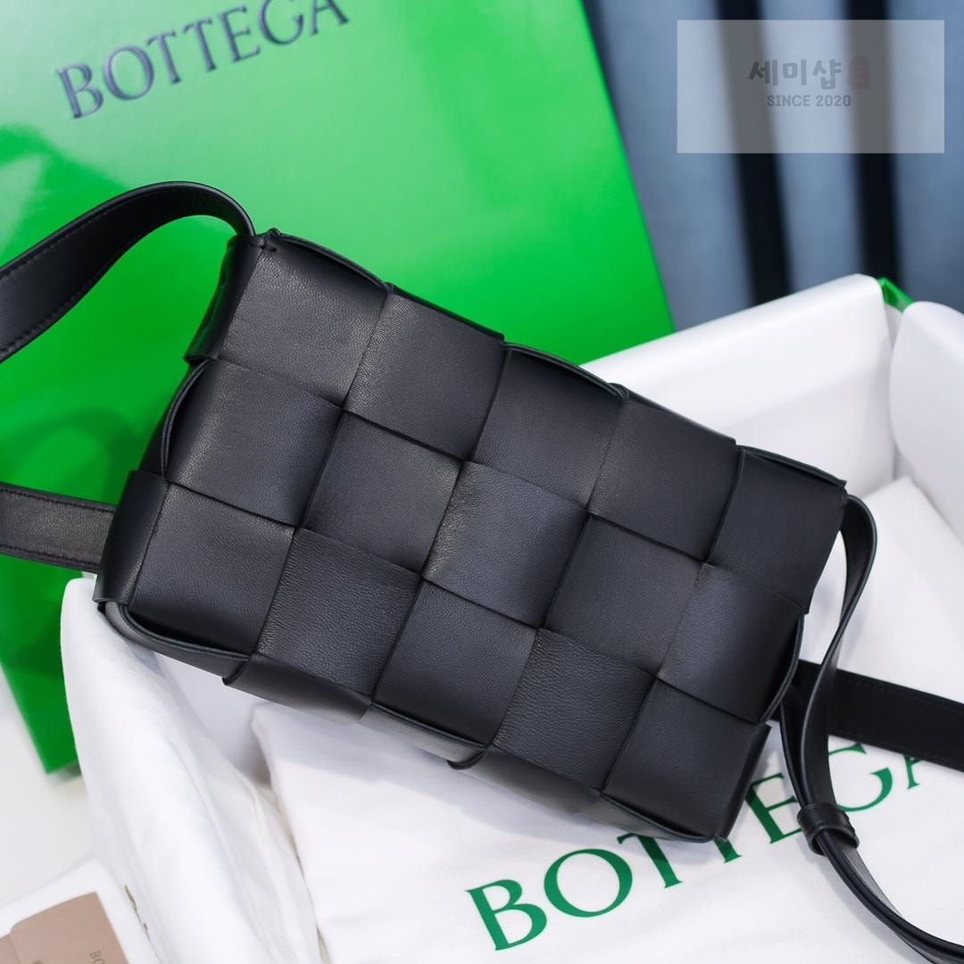 Bottega Veneta Bottega Veneta Cassette Bag 85번 이미지