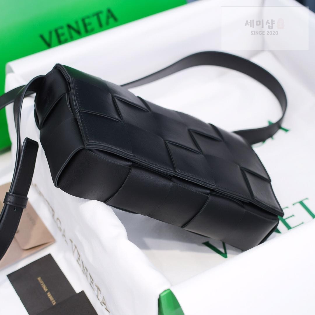 Bottega Veneta Bottega Veneta Cassette Bag 126번 이미지