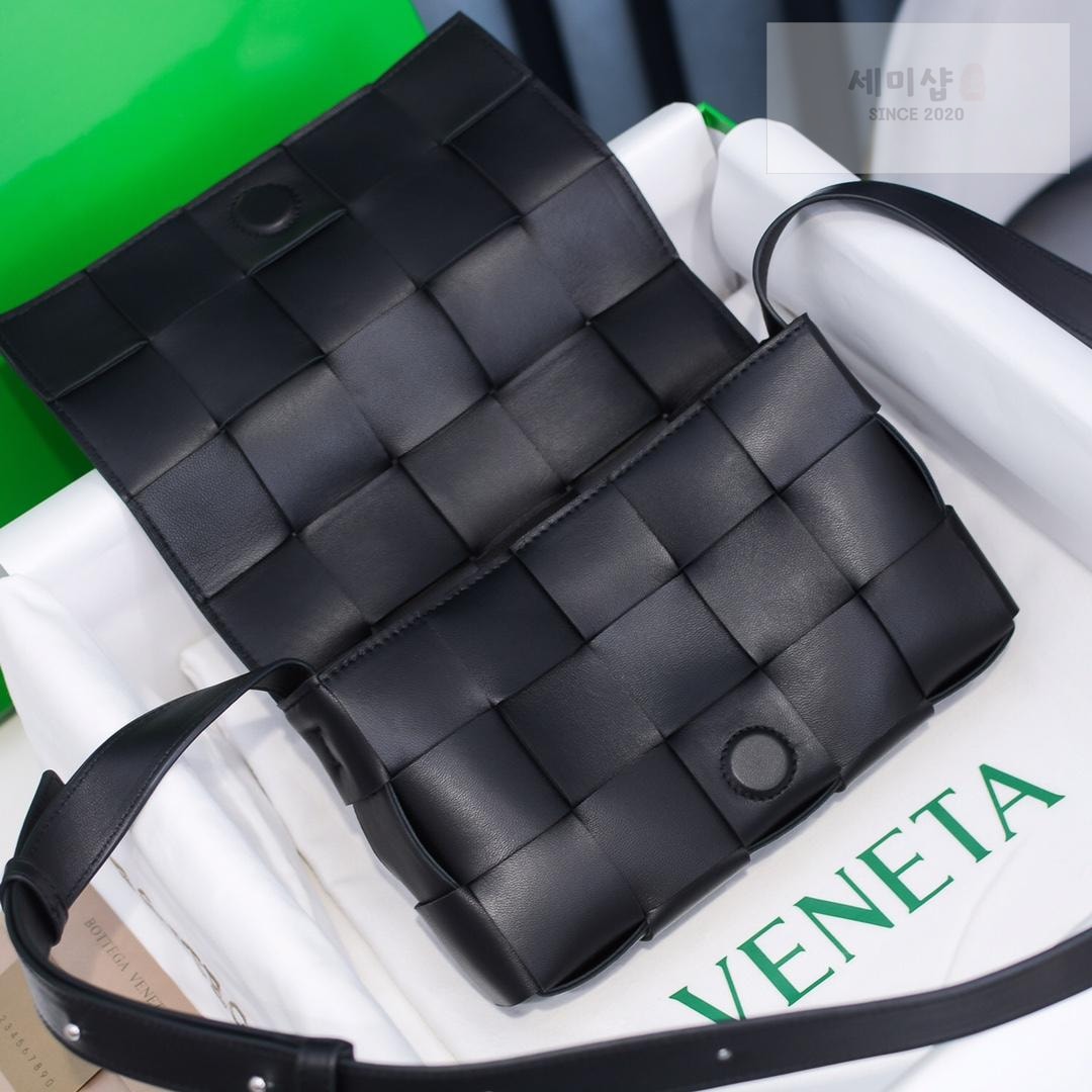 Bottega Veneta Bottega Veneta Cassette Bag 86번 이미지