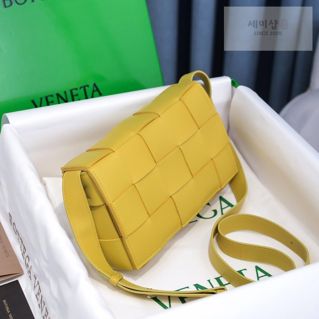 Bottega Veneta Bottega Veneta Cassette Bag 90번 이미지