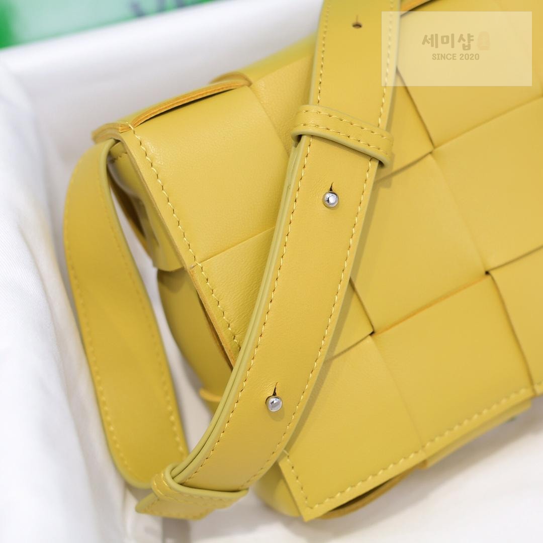 Bottega Veneta Bottega Veneta Cassette Bag 92번 이미지