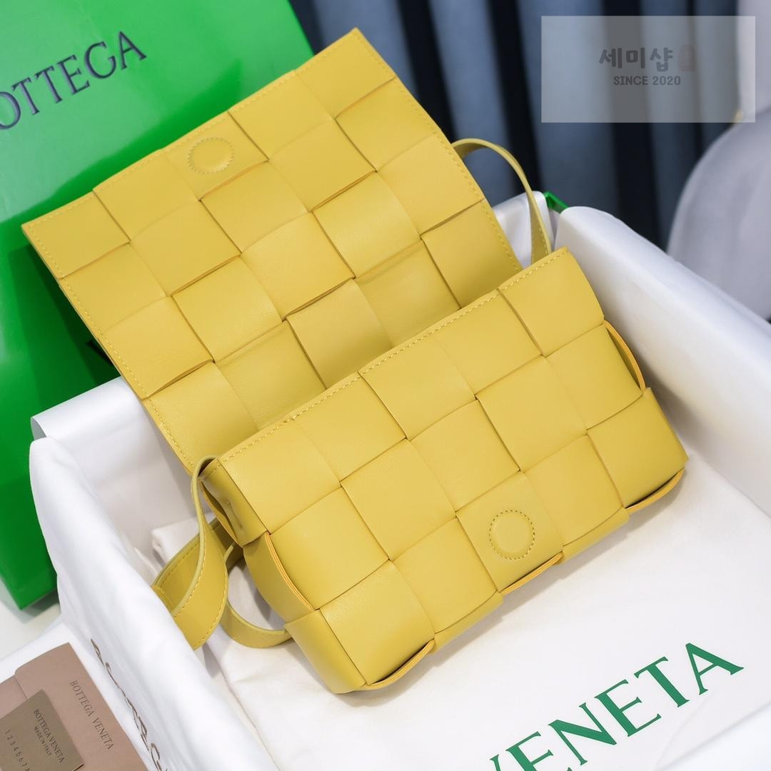 Bottega Veneta Bottega Veneta Cassette Bag 93번 이미지