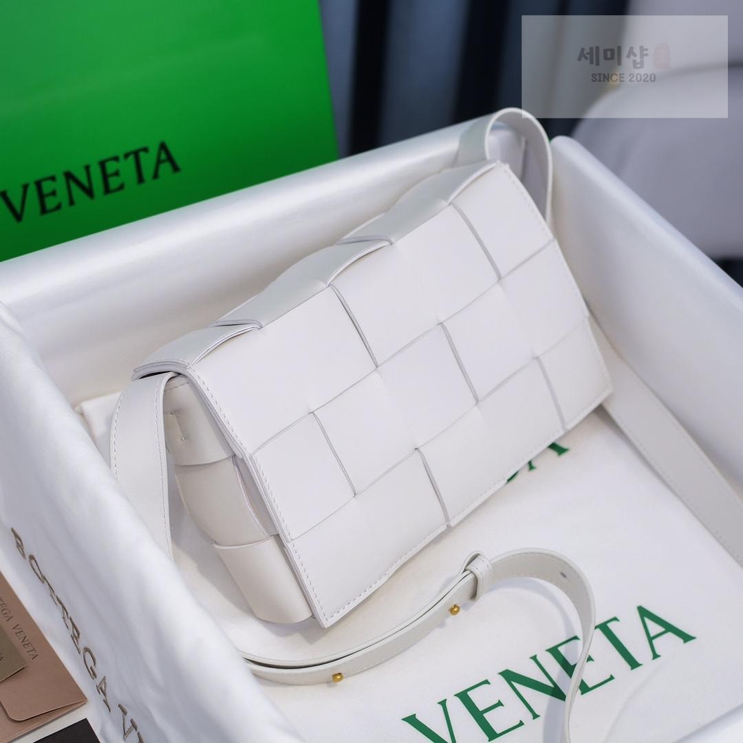 Bottega Veneta Bottega Veneta Cassette Bag 96번 이미지