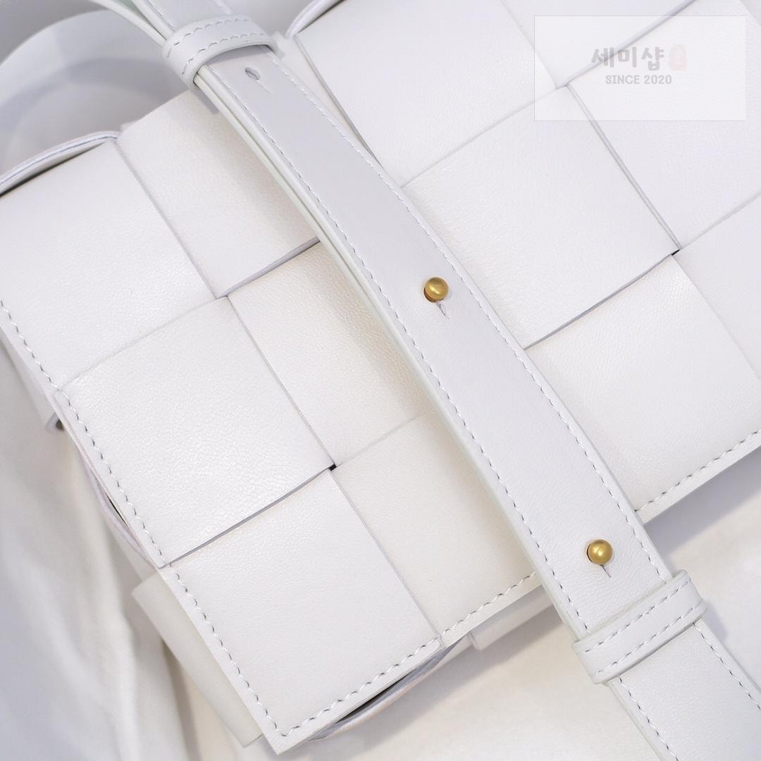 Bottega Veneta Bottega Veneta Cassette Bag 98번 이미지