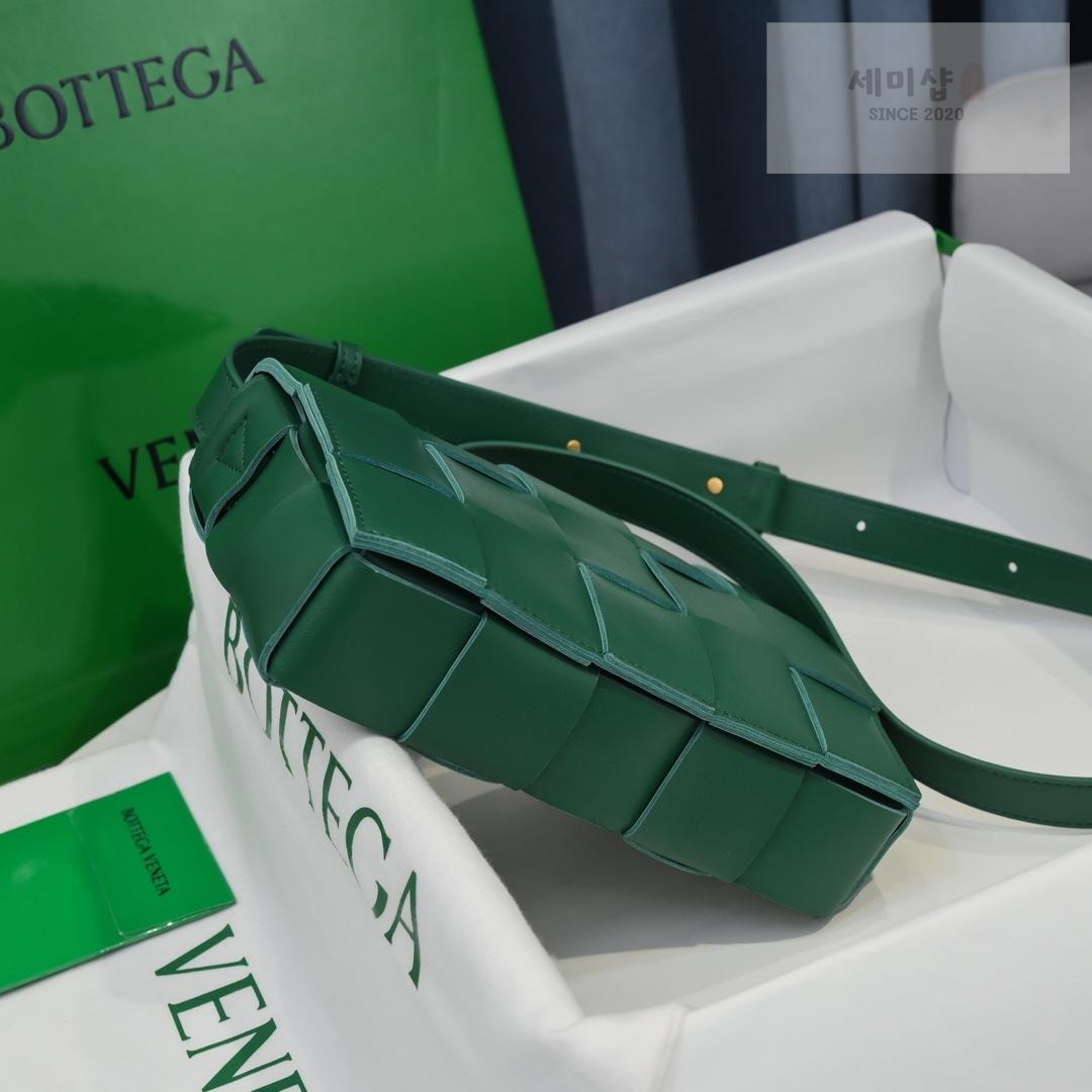 Bottega Veneta Bottega Veneta Cassette Bag 104번 이미지