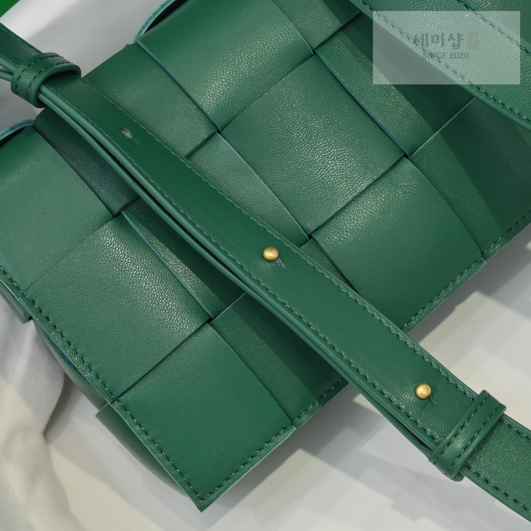 Bottega Veneta Bottega Veneta Cassette Bag 106번 이미지