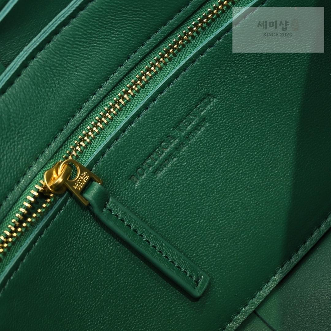 Bottega Veneta Bottega Veneta Cassette Bag 109번 이미지