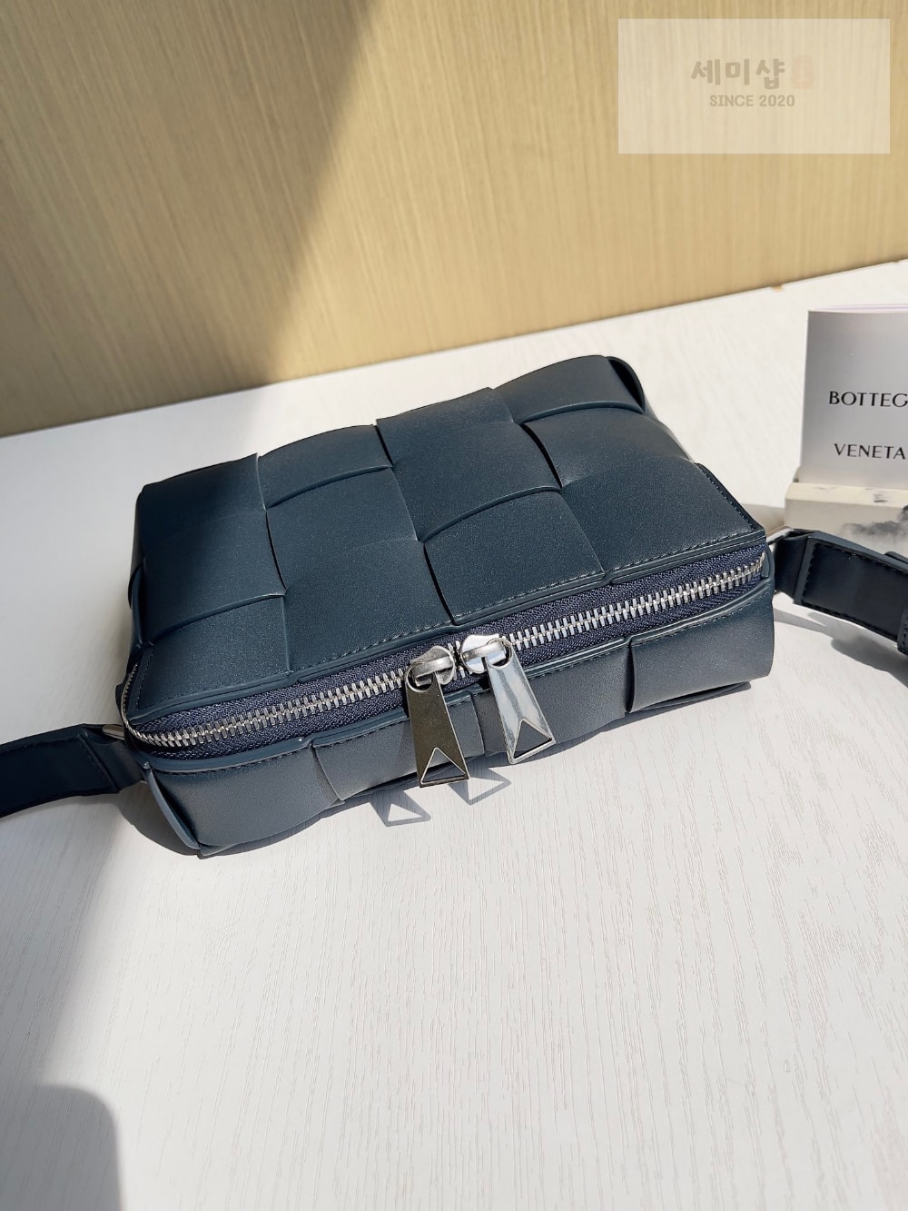 Bottega Veneta Bottega Veneta Cassette Camera Bag Bag 4번 이미지
