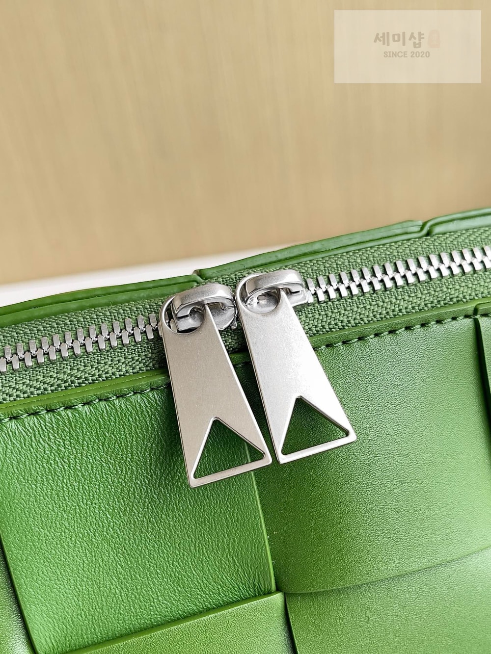 Bottega Veneta Bottega Veneta Cassette Camera Bag Bag 4번 이미지