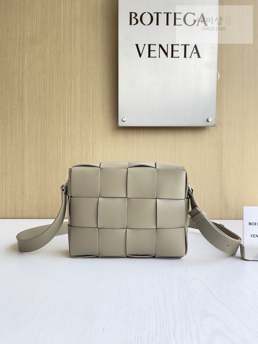 Bottega Veneta Bottega Veneta Cassette Camera Bag Bag 2번 이미지