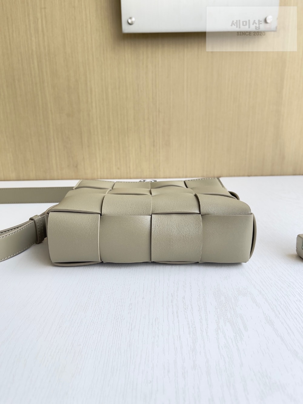 Bottega Veneta Bottega Veneta Cassette Camera Bag Bag 3번 이미지