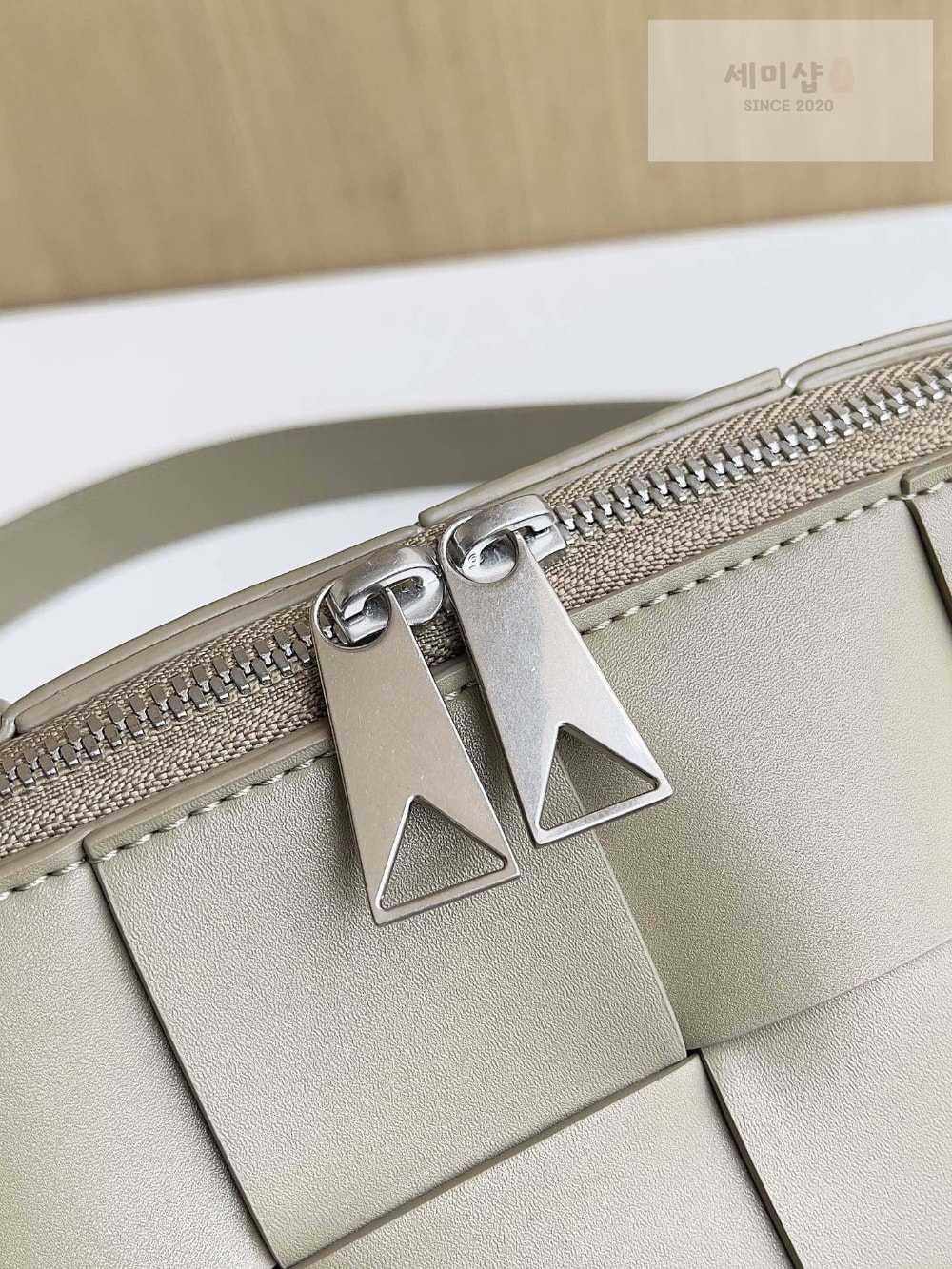 Bottega Veneta Bottega Veneta Cassette Camera Bag Bag 5번 이미지