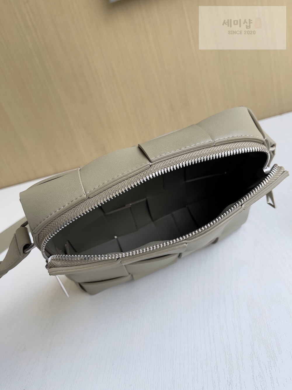 Bottega Veneta Bottega Veneta Cassette Camera Bag Bag 7번 이미지