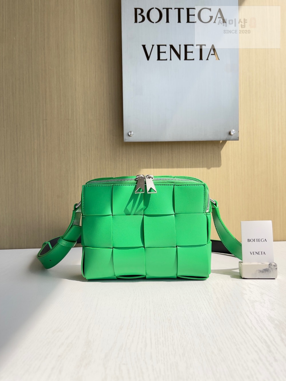 Bottega Veneta Bottega Veneta Cassette Camera Bag Bag 1번 이미지