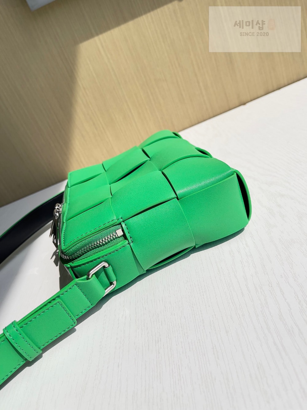 Bottega Veneta Bottega Veneta Cassette Camera Bag Bag 3번 이미지