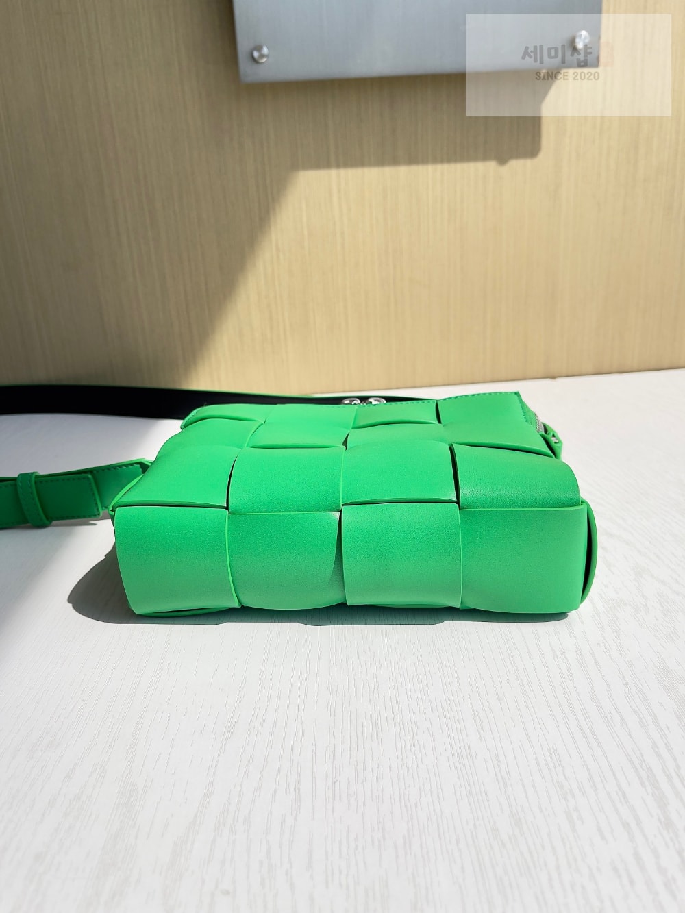 Bottega Veneta Bottega Veneta Cassette Camera Bag Bag 4번 이미지