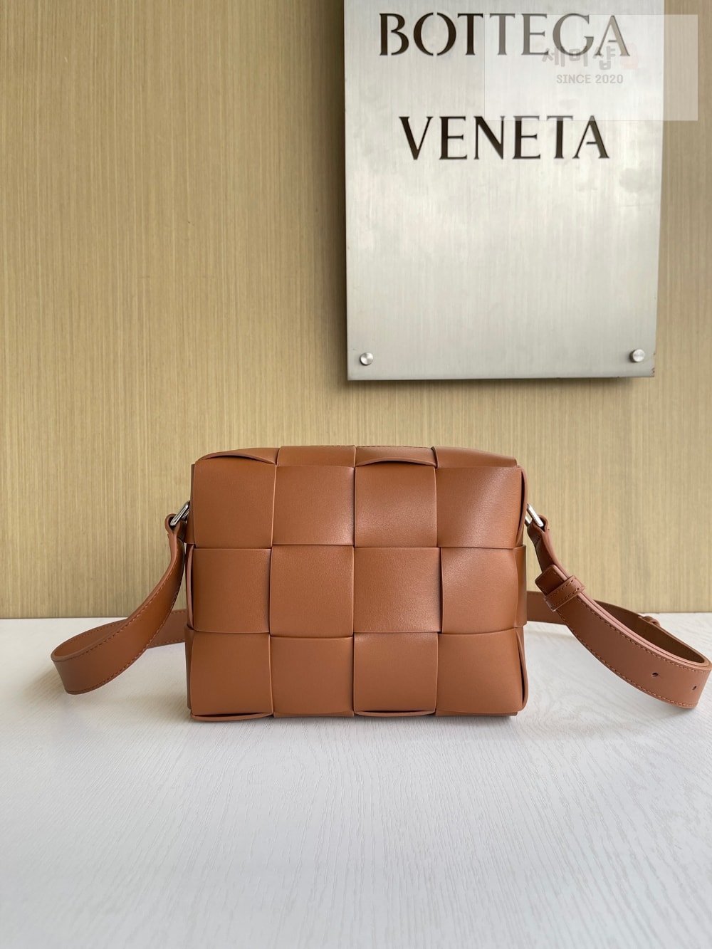 Bottega Veneta Bottega Veneta Cassette Camera Bag Bag 2번 이미지