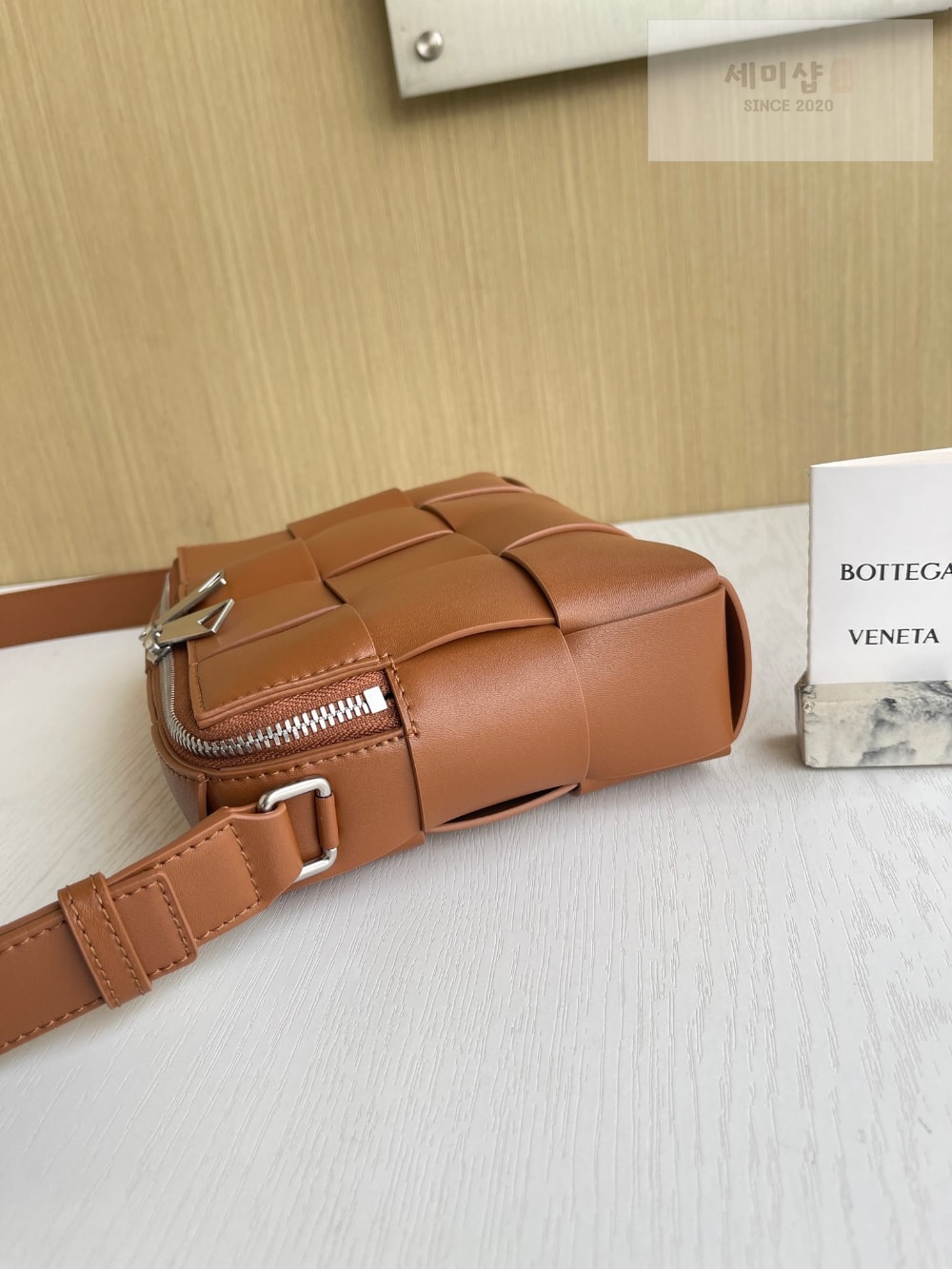Bottega Veneta Bottega Veneta Cassette Camera Bag Bag 9번 이미지