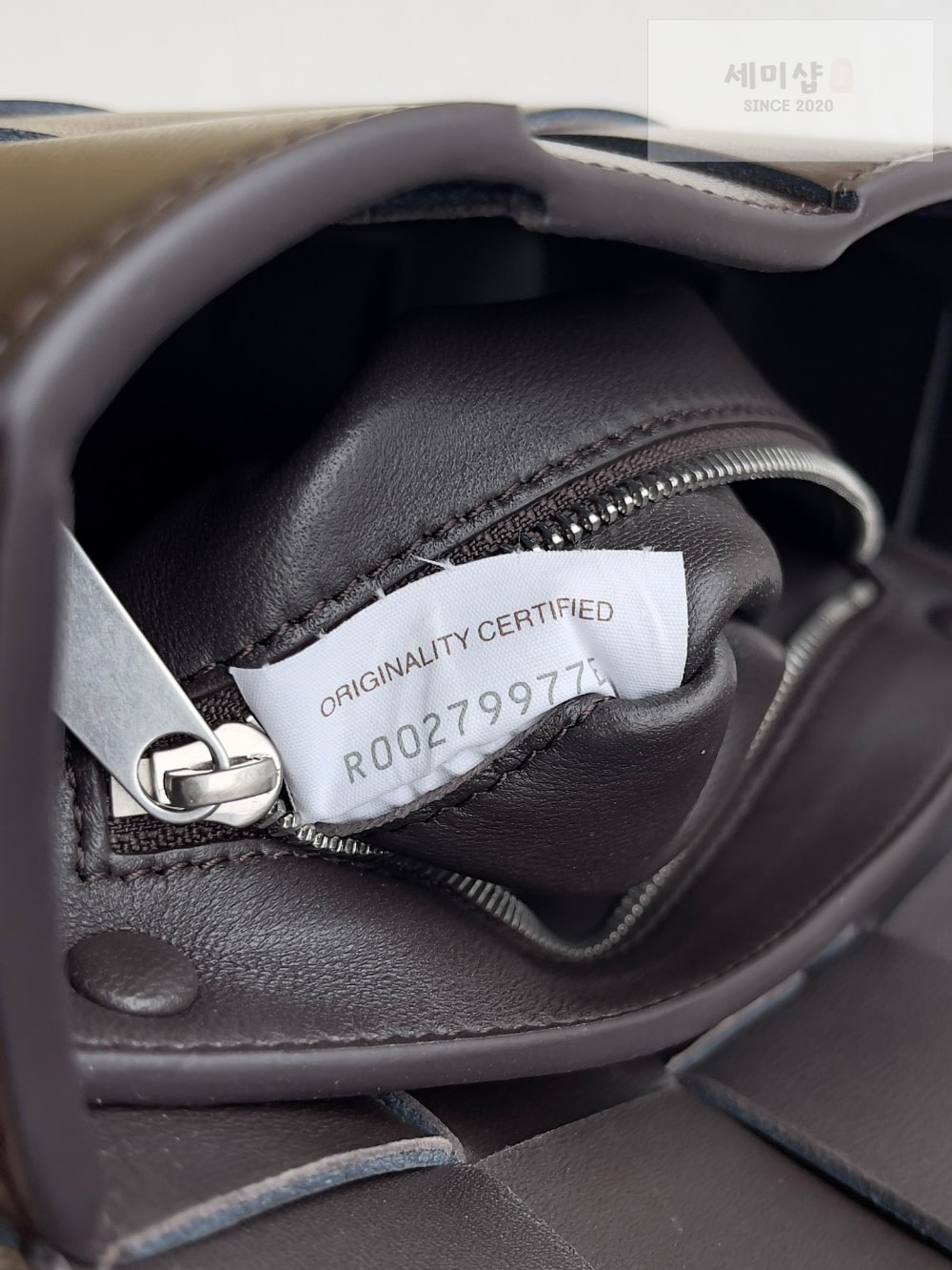 Bottega Veneta Bottega Veneta Cassette With Versatile Strap Bag 8번 이미지
