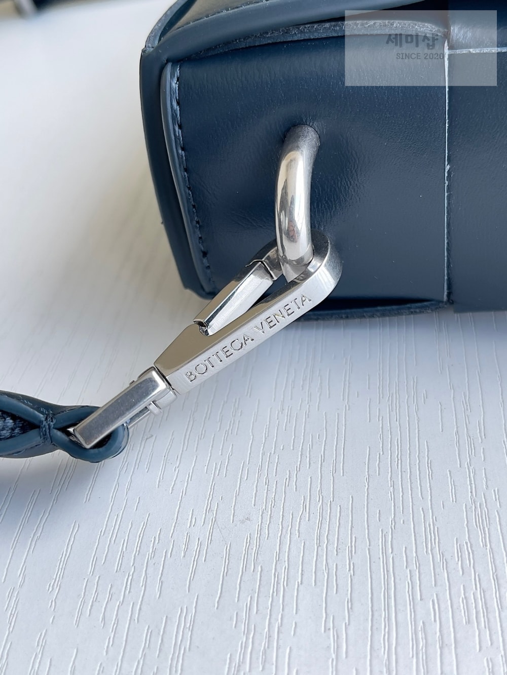 Bottega Veneta Bottega Veneta Cassette With Versatile Strap Bag 5번 이미지