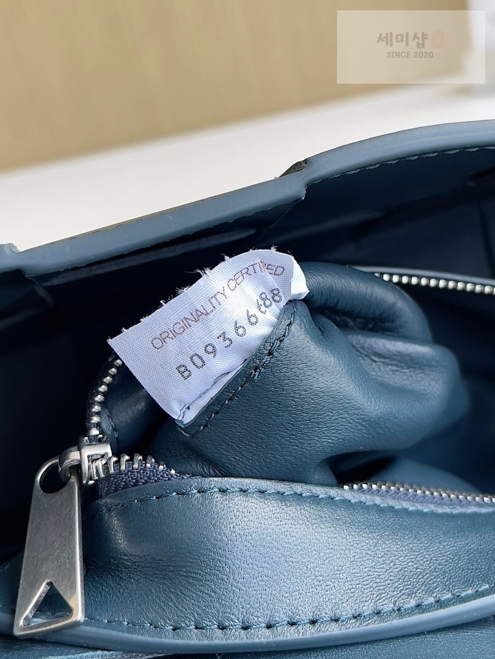 Bottega Veneta Bottega Veneta Cassette With Versatile Strap Bag 9번 이미지