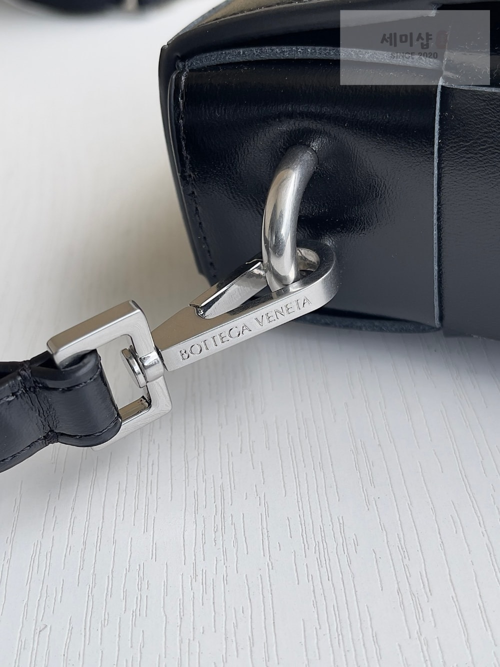 Bottega Veneta Bottega Veneta Cassette With Versatile Strap Bag 5번 이미지