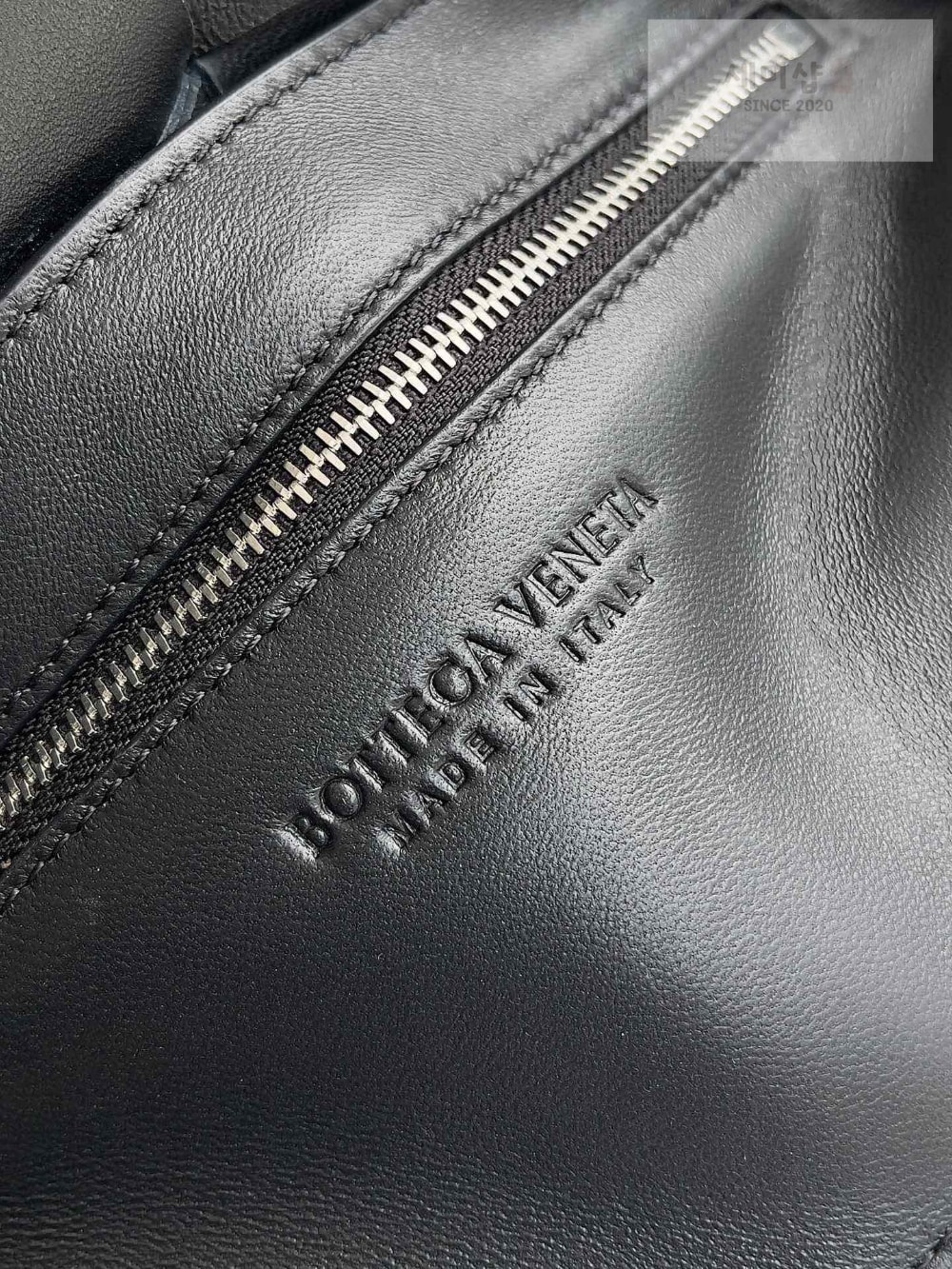 Bottega Veneta Bottega Veneta Cassette With Versatile Strap Bag 7번 이미지