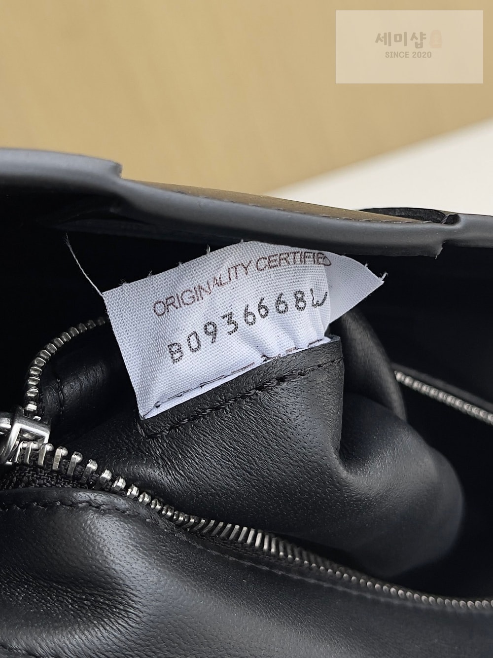 Bottega Veneta Bottega Veneta Cassette With Versatile Strap Bag 8번 이미지
