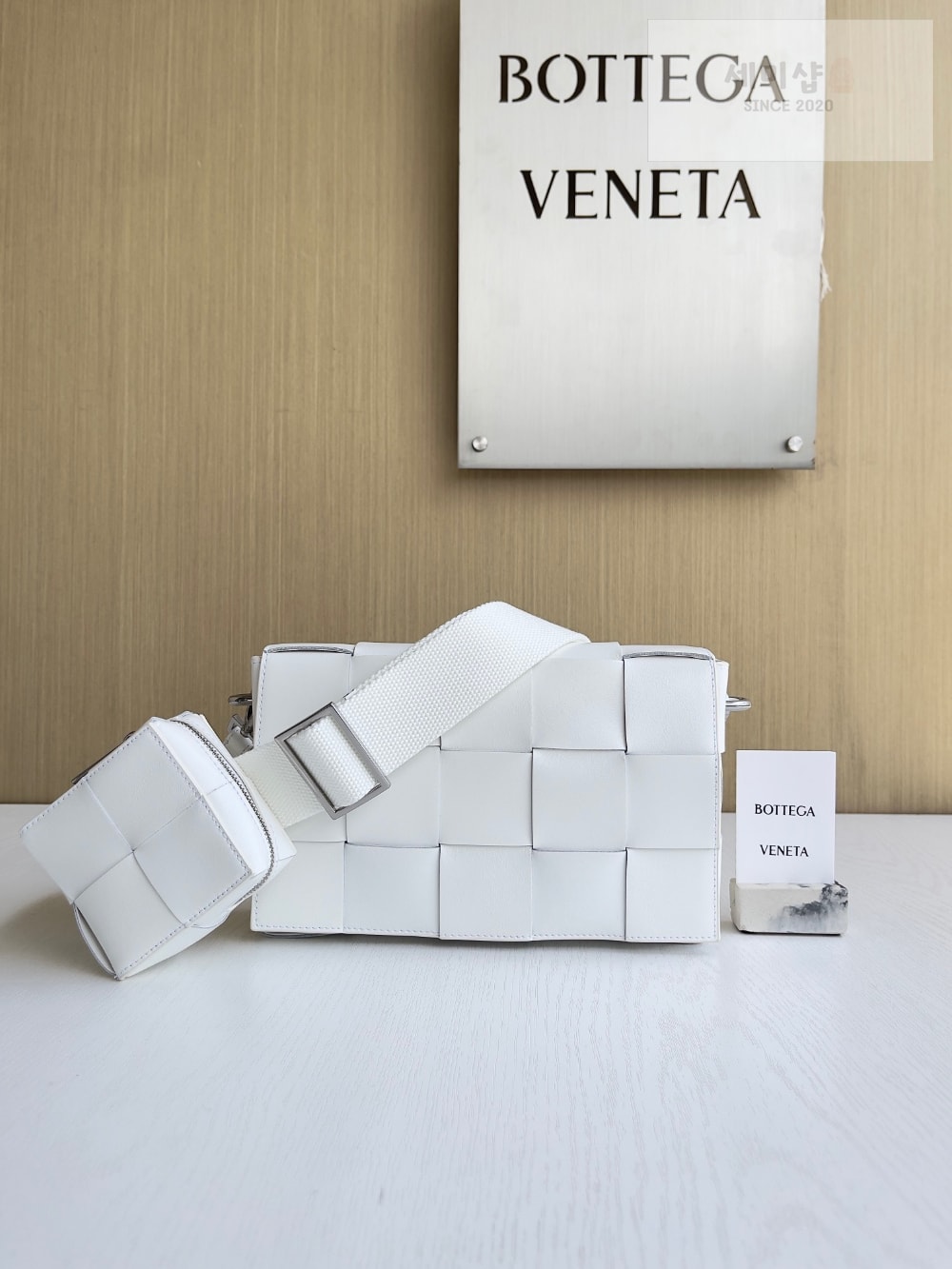 Bottega Veneta Bottega Veneta Cassette With Versatile Strap Bag 8번 이미지
