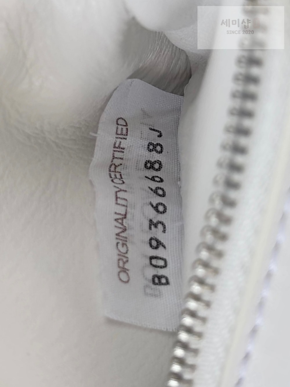 Bottega Veneta Bottega Veneta Cassette With Versatile Strap Bag 7번 이미지