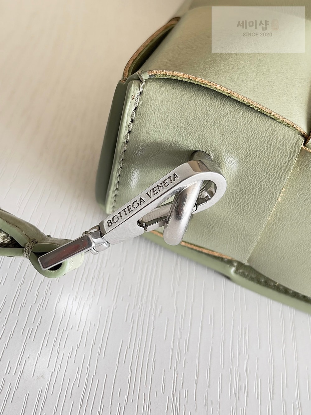 Bottega Veneta Bottega Veneta Cassette With Versatile Strap Bag 9번 이미지