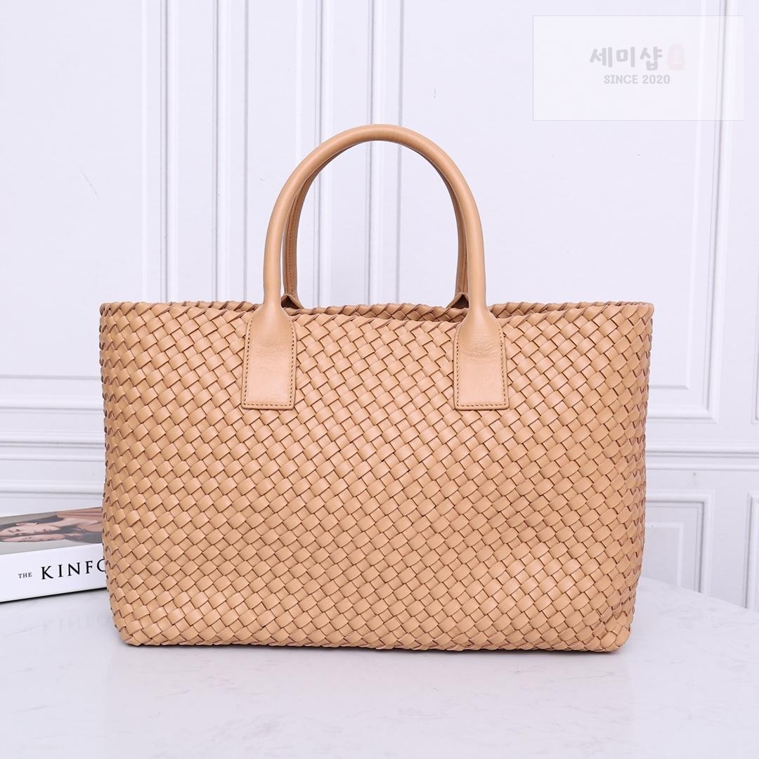 Bottega Veneta Bottega Veneta Cava Medium Bag 2번 이미지