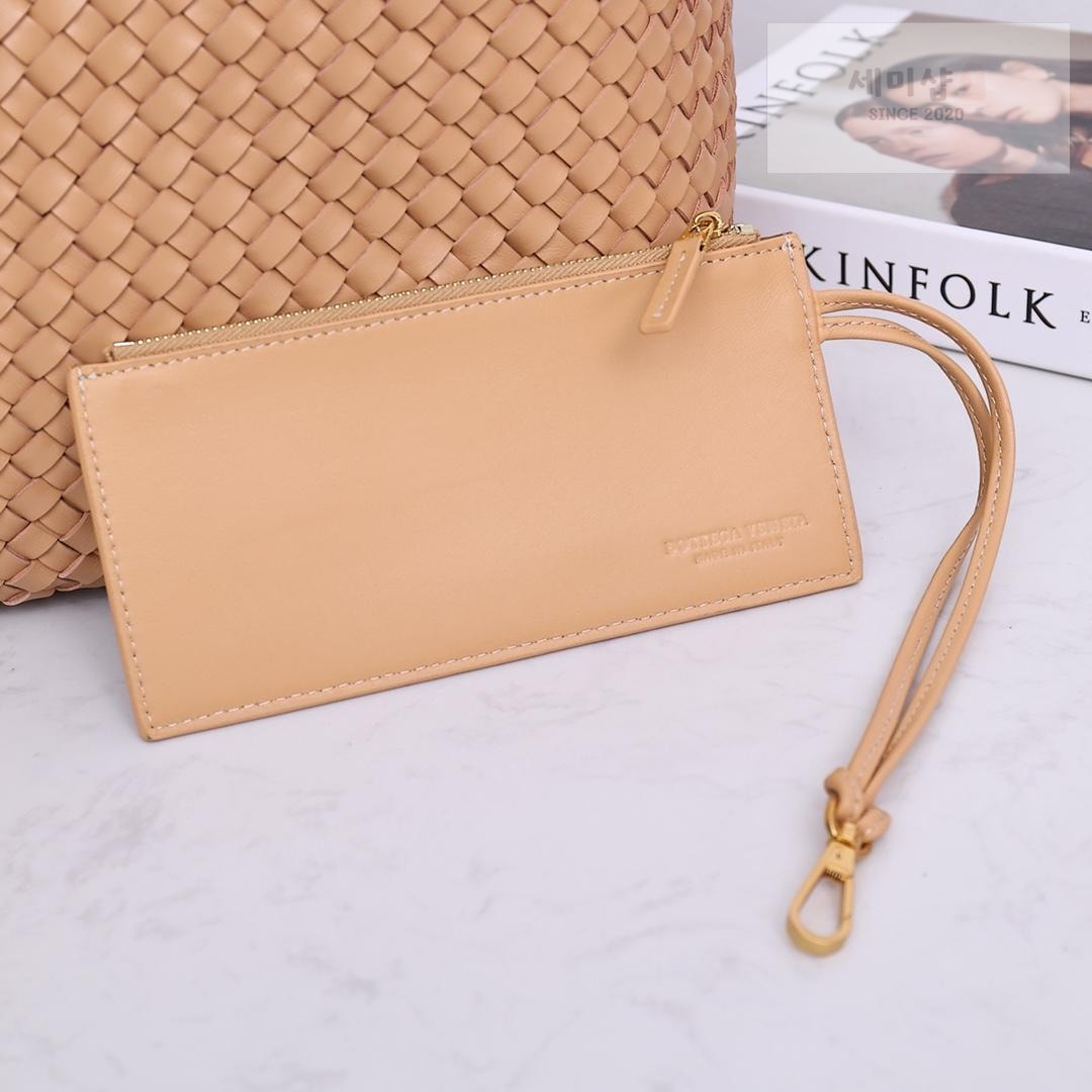 Bottega Veneta Bottega Veneta Cava Medium Bag 5번 이미지