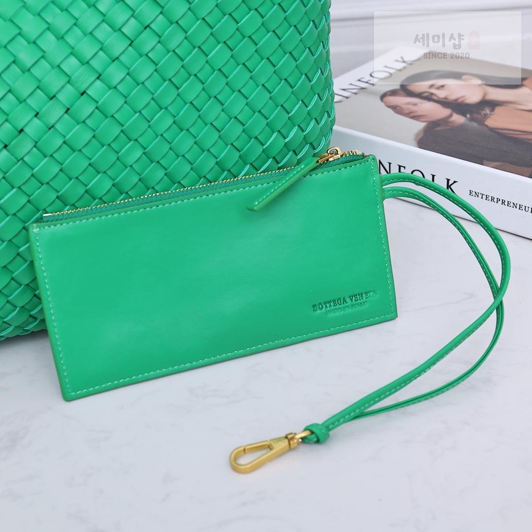 Bottega Veneta Bottega Veneta Cava Medium Bag 9번 이미지