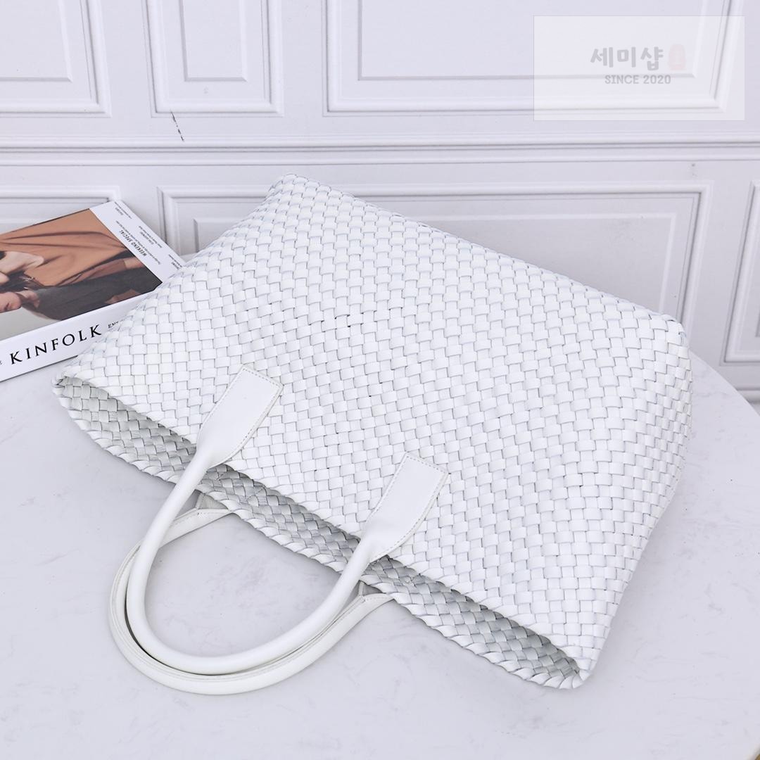Bottega Veneta Bottega Veneta Cava Medium Bag 14번 이미지