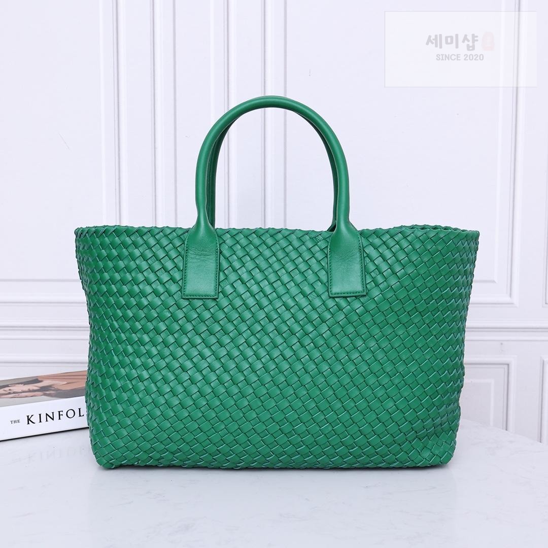 Bottega Veneta Bottega Veneta Cava Medium Bag 18번 이미지