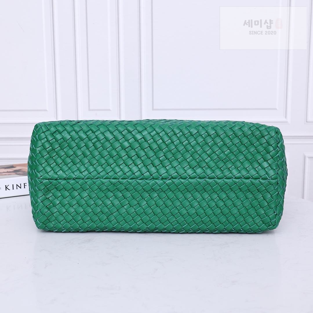 Bottega Veneta Bottega Veneta Cava Medium Bag 19번 이미지