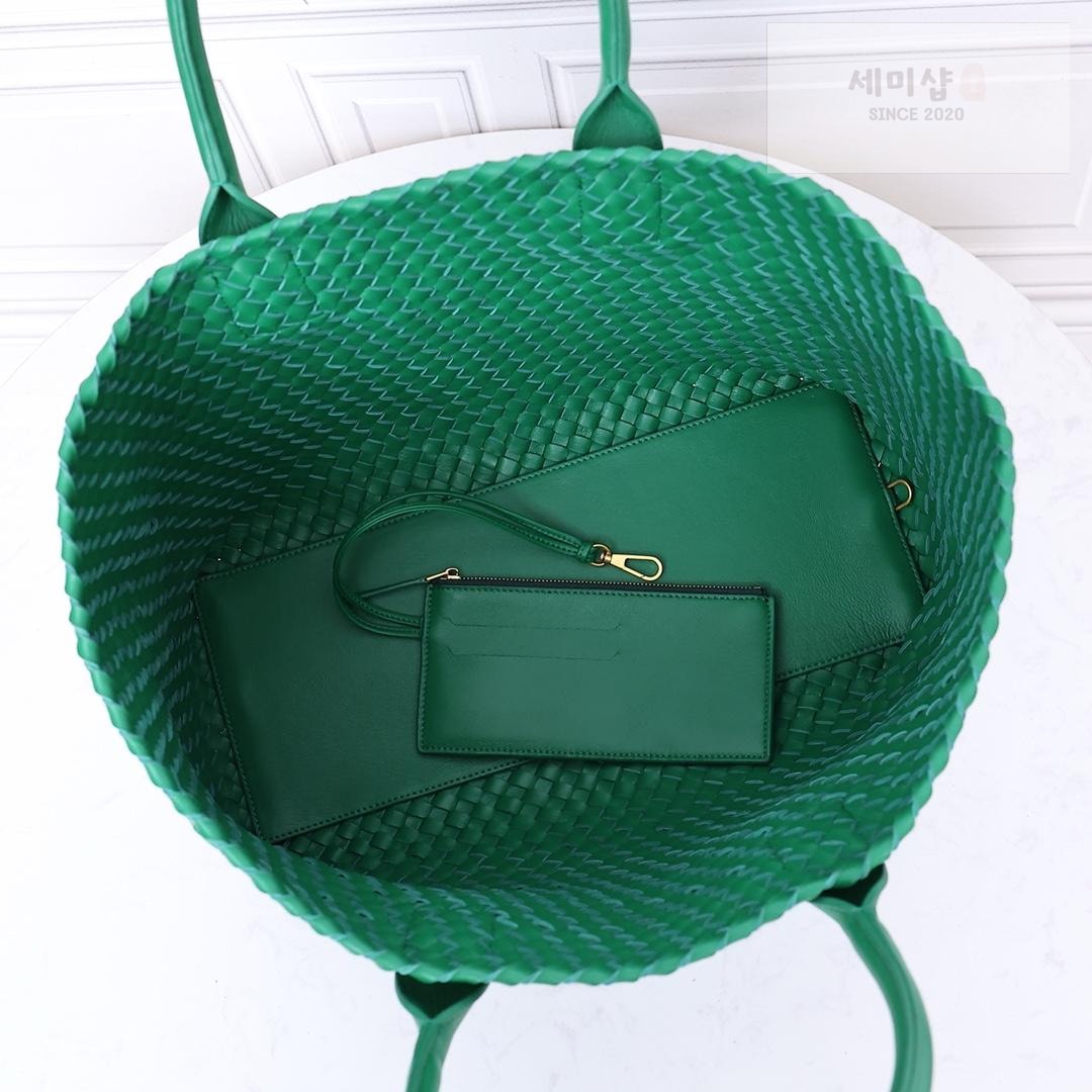 Bottega Veneta Bottega Veneta Cava Medium Bag 22번 이미지