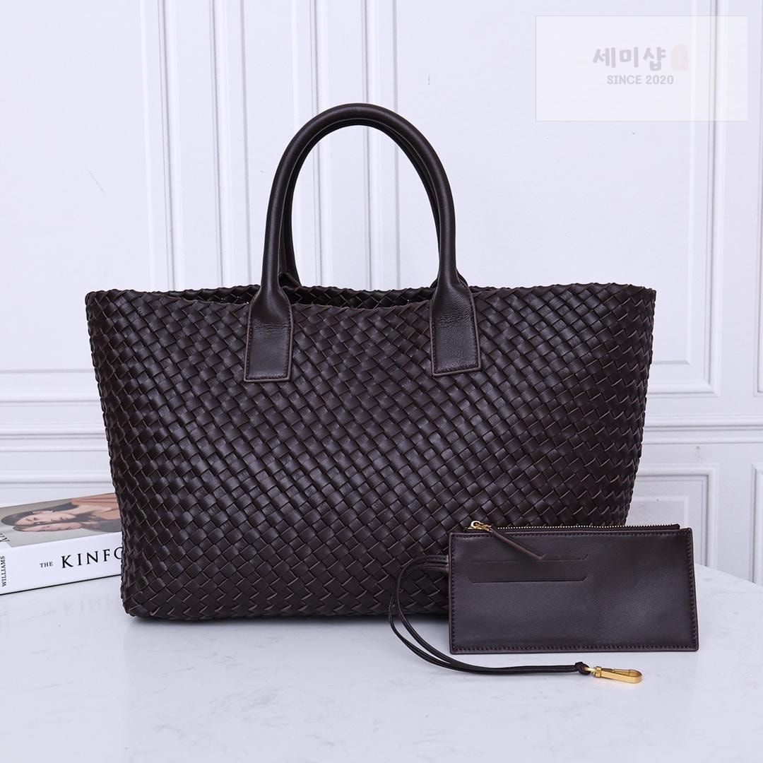 Bottega Veneta Bottega Veneta Cava Medium Bag 56번 이미지
