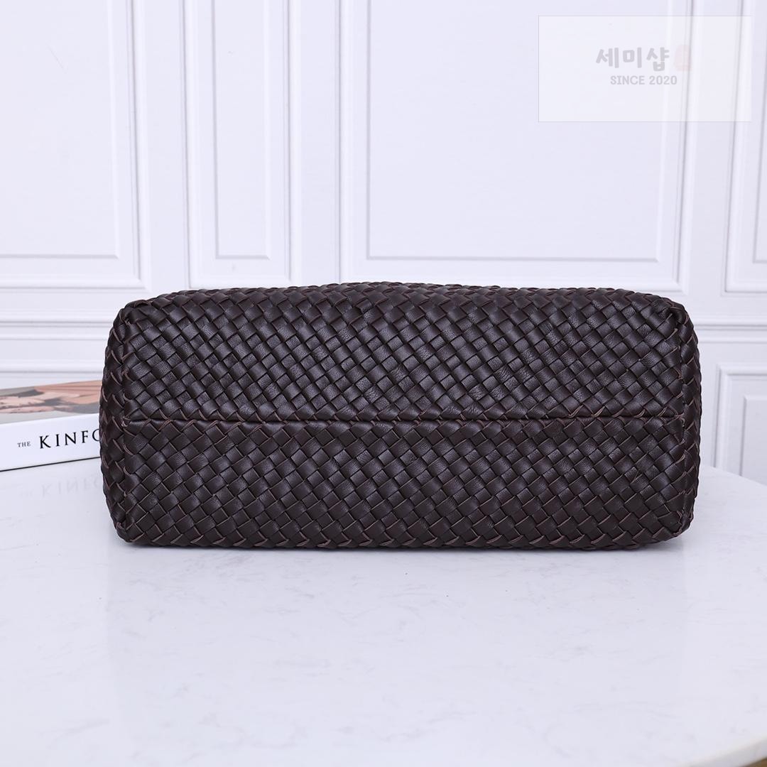 Bottega Veneta Bottega Veneta Cava Medium Bag 24번 이미지