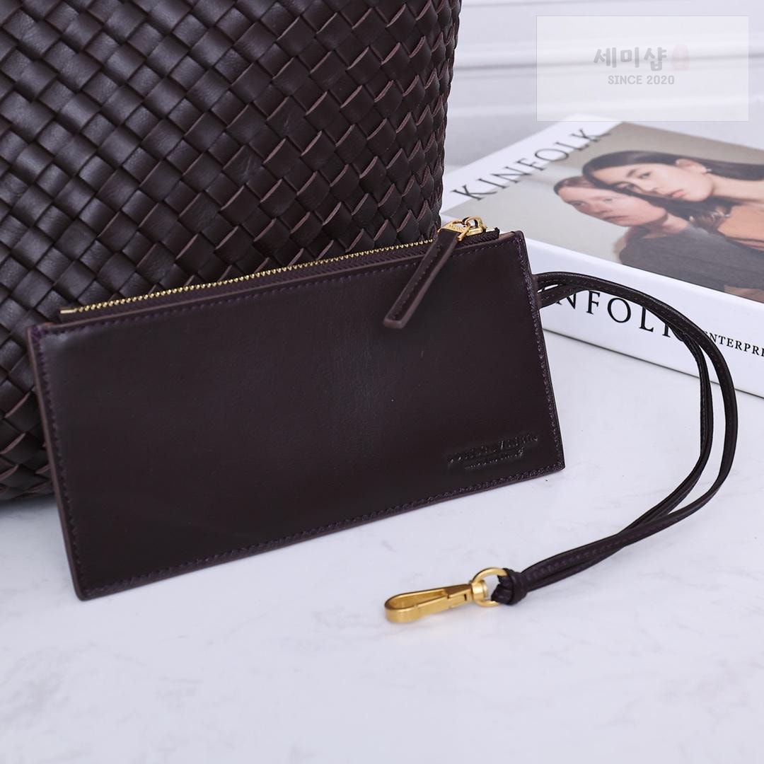 Bottega Veneta Bottega Veneta Cava Medium Bag 55번 이미지